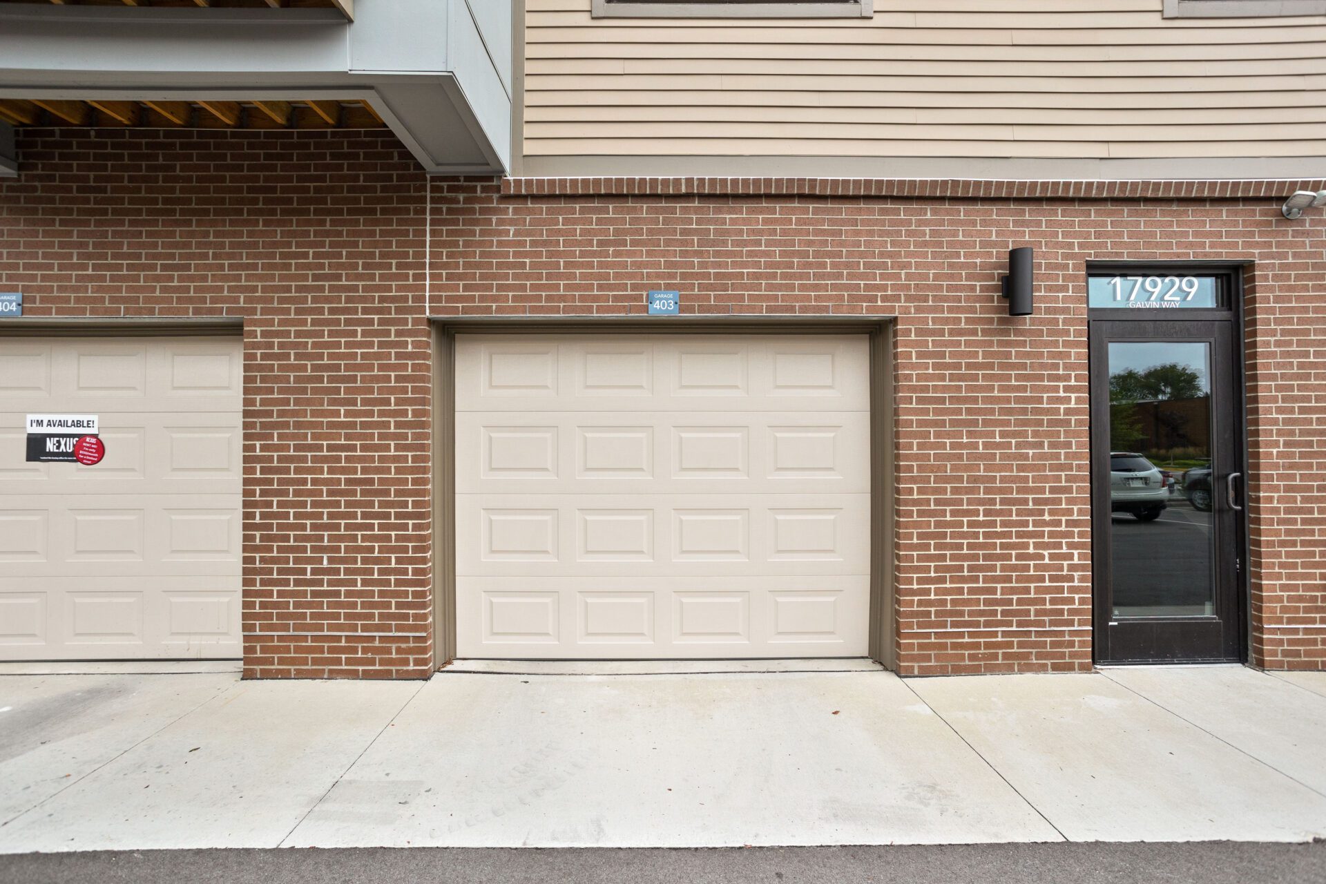 7983StayerDrext-29 Parking